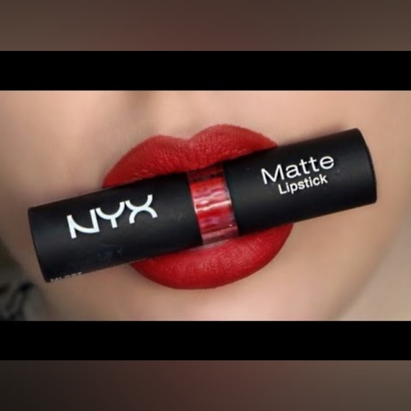 NYX Matte Lipstick MLS10 - Perfect Red - Picture 1 of 8